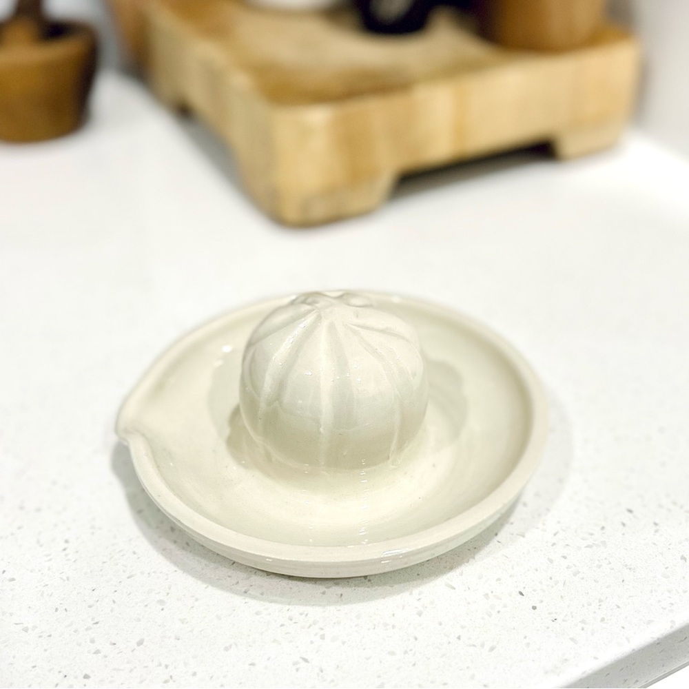 SKJ Ceramic Citrus Juicer Press Reamer Kitchen Gadget Handmade Lemon Orange